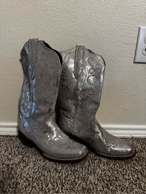Women’s Size 9 Cowboy Boots